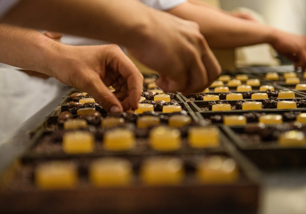 Les desserts - Servcie Traiteur, EHG Traiteur a Genève. Plateau de mignardises salées : l'excellence culinaire de l'EHG Traiteur à Genève