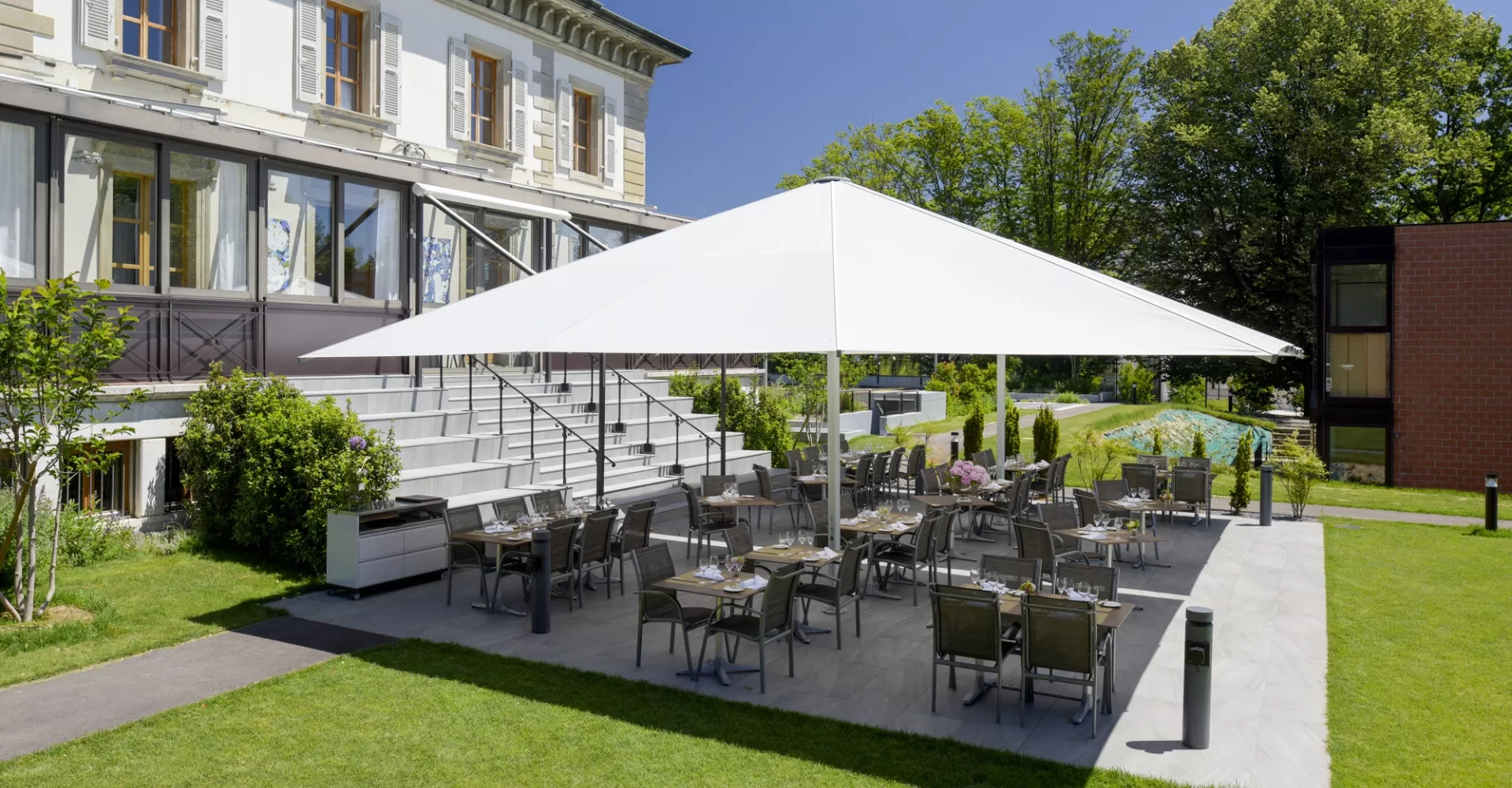Reserver en terrasse au restaurant Vieux Bois a Geneve