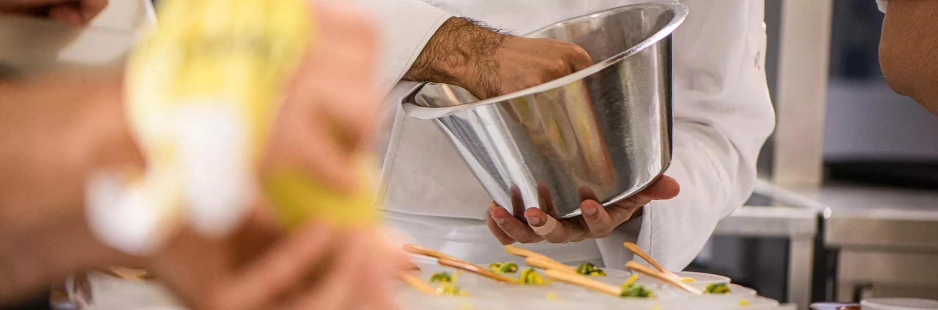 EHG Traiteur Genève une équipe de cuisine au service de votre banquet a Genève